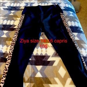 Zyia crop joggers